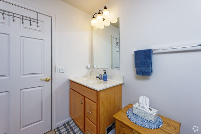 2BR, 2BA – 1,200SF Bathroom