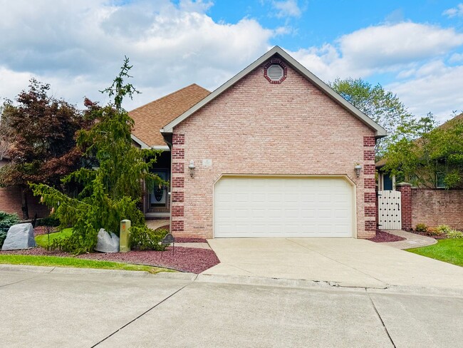 Building Photo - Stunning 3 BR 2 Bath Home!