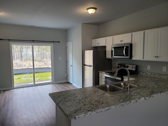 Photo - Beautiful end unit - 2 bedroom 2.5 bath townhome - Holly Ridge