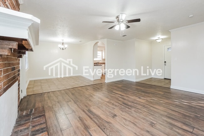 Photo - 414 Shenandoah Rd N