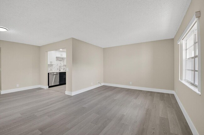 Photo - 538 Normandy Ln