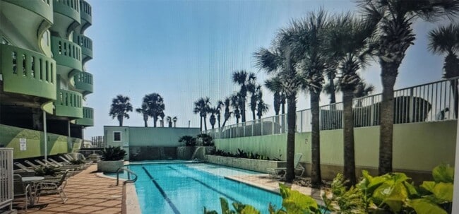 Photo - 9420 Seawall Blvd