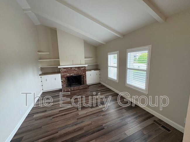 Photo - 445 N O'Farrell Ct