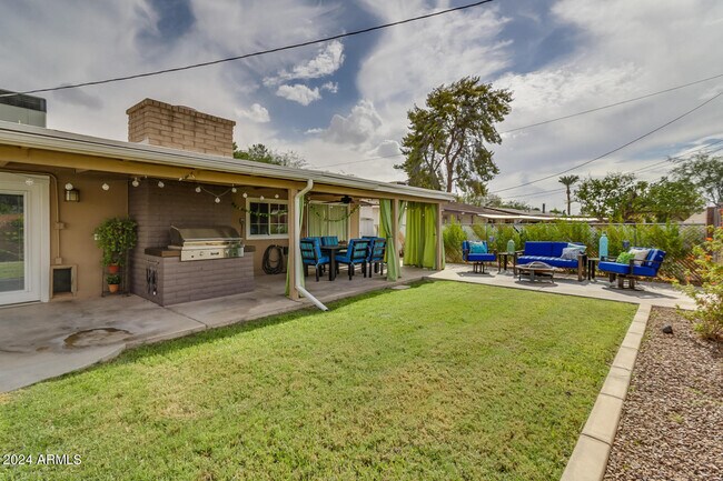 Photo - 1918 E Palmcroft Dr