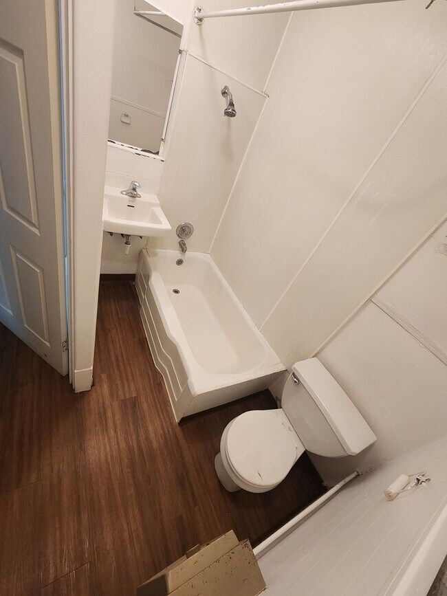 Photo - 455 NE Campus St Unit 2