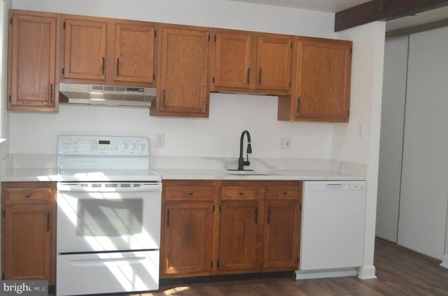 Building Photo - 267 Longford Ct