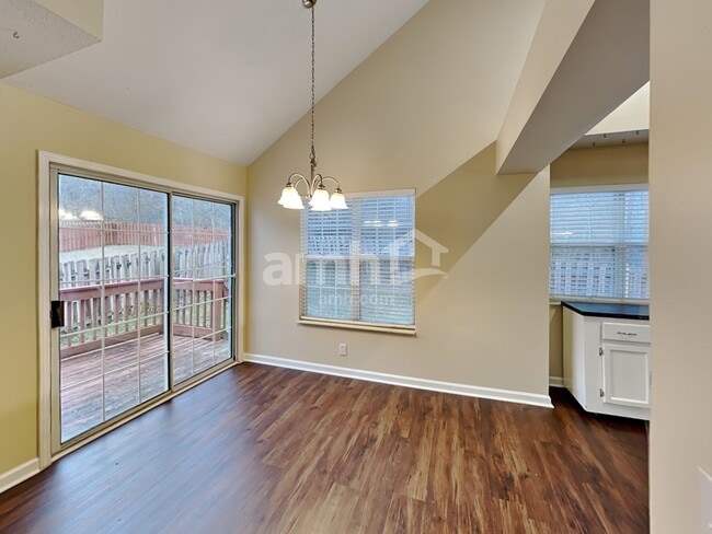 Photo - 5606 Royal Ct