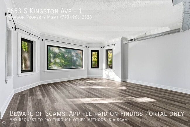 Building Photo - 7653 S Kingston Ave Unit 1