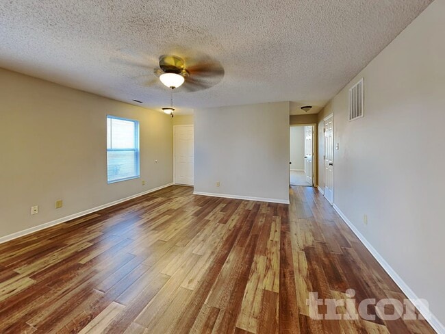 Photo - 10800 Wymm Ln