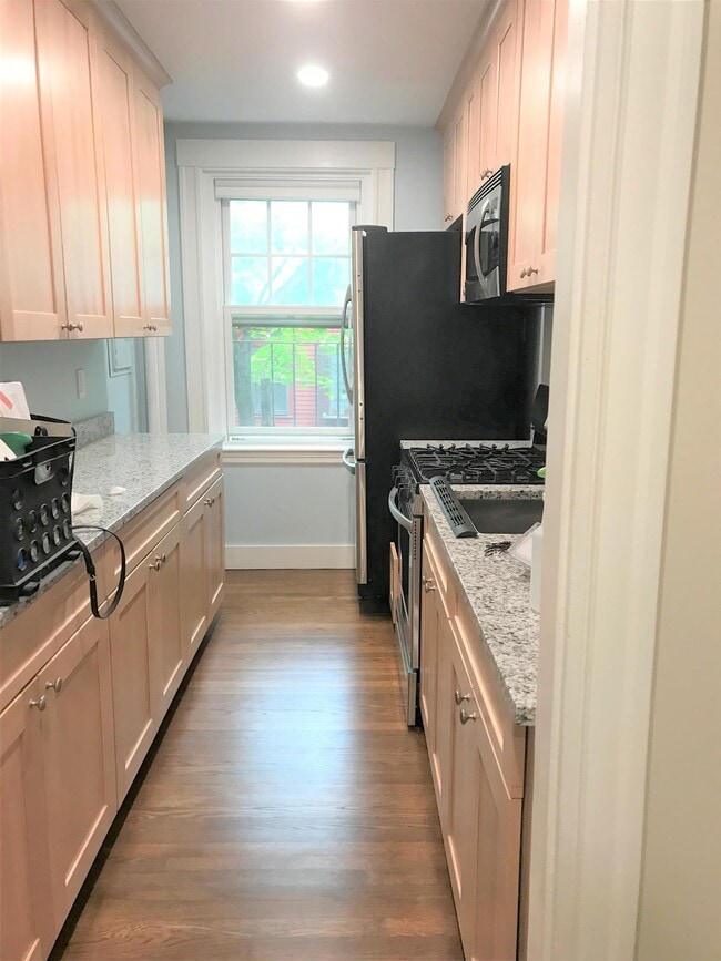 Building Photo - 1699 Cambridge St Unit 12A