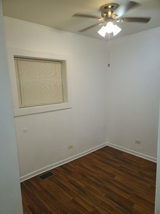 Photo - 6635 S Maplewood Ave Unidad 2