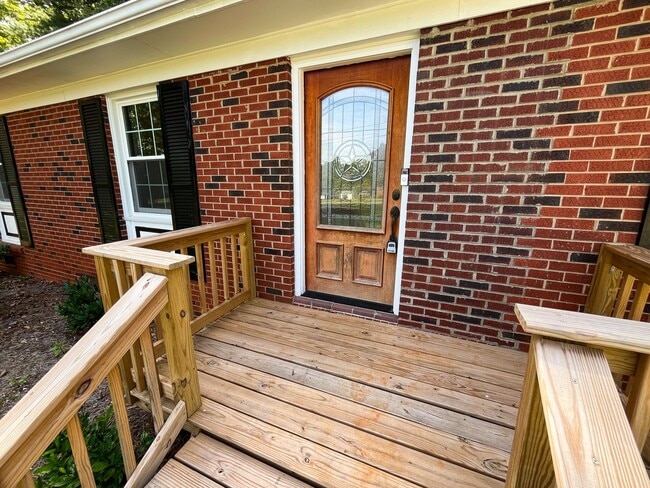 Photo - Gorgeous 3 bedroom, 2 bathroom brick home ...