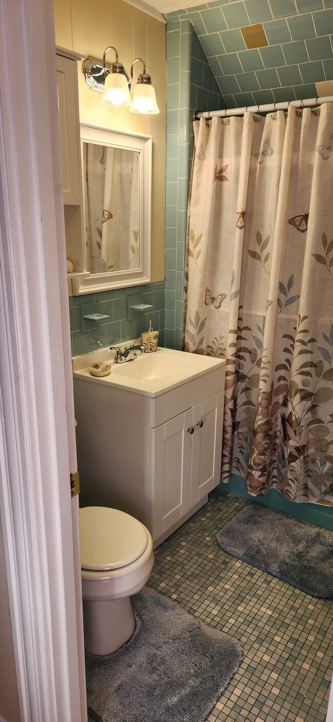 Photo - 1320 Cranston St Unit 2nd floor