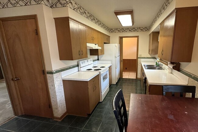 Photo - Large 3 Bedroom Home in North Ames just off Grand Avenue