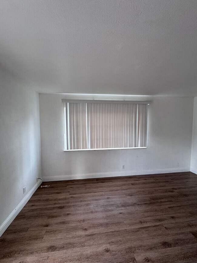 Photo - 761 Shepherd Ave Unit 1