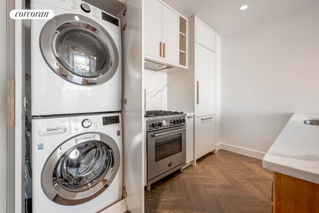 Photo - 11-12 44th Drive 6G