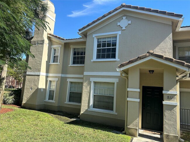 Photo - 811 Belmont Ln