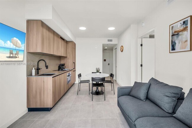 Photo - 121 NE 5th St Unit 902