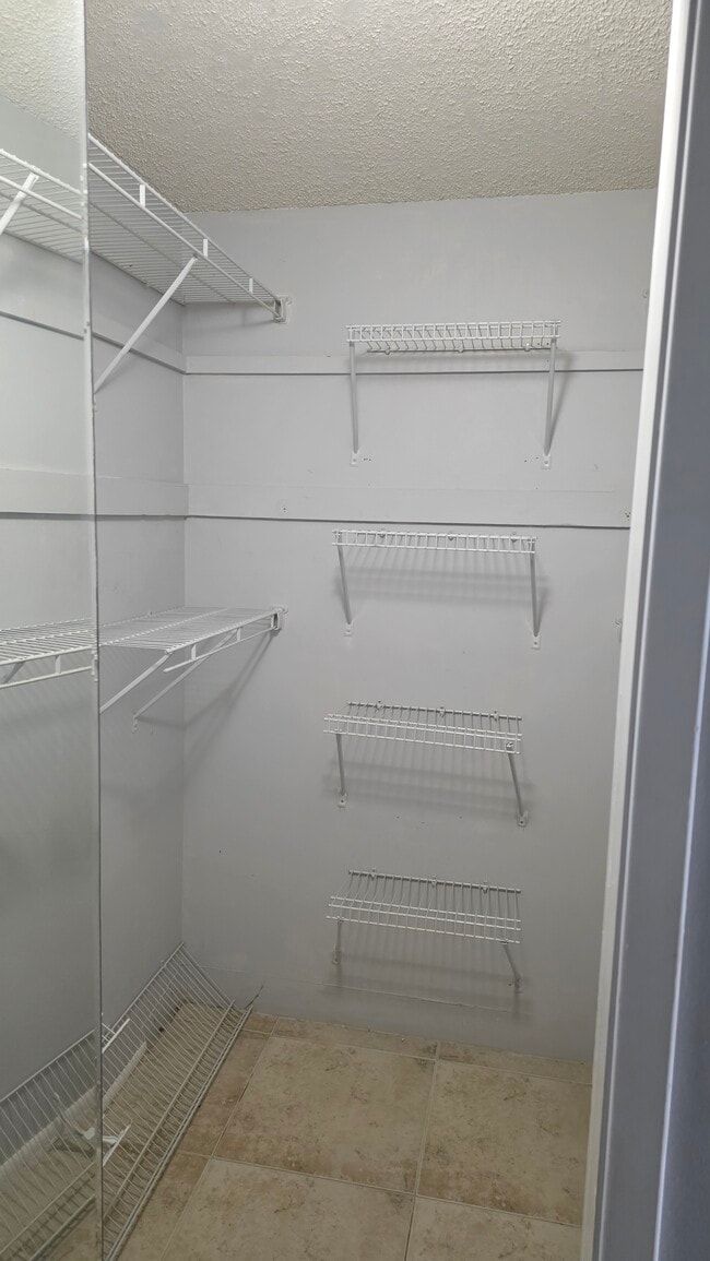 Photo - 950 Hillcrest Dr Unit 512