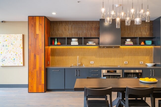 Photo - Nob Hill Tower