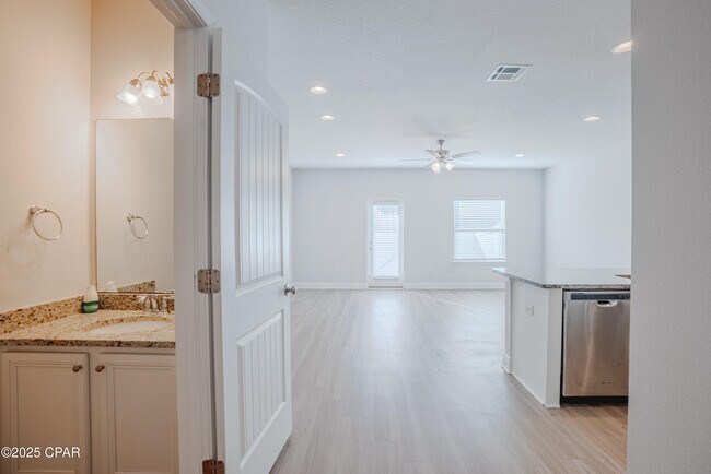 Photo - 7472 Shadow Lake Dr