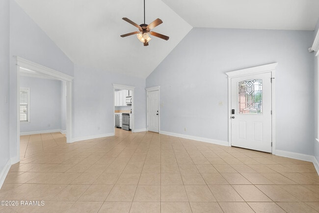 Photo - 128 Bottle Brush Ln