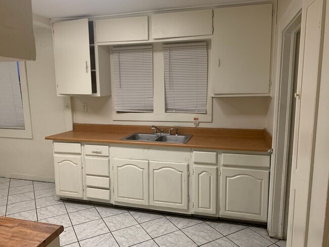 Photo - 1815 Potomac Ave Unit A