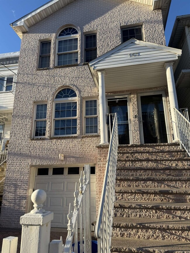 Building Photo - 167 Garfield Ave