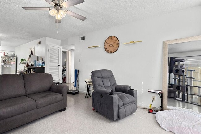 Building Photo - 6911 Cooper Ln