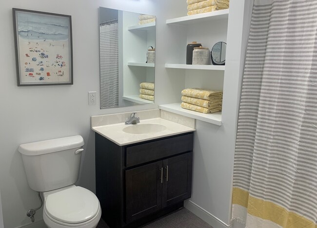 Photo - 201 Ellicott