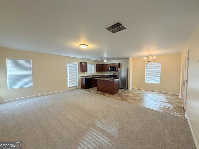 Photo - 18 Everett Cir SE