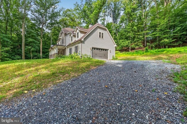 Building Photo - 1490 Thurston Rd
