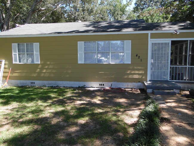 421 Orange Street East - 421 Orange St