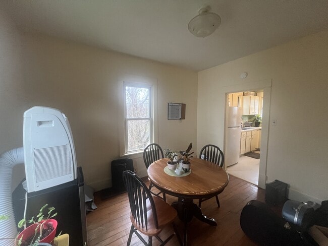 Photo - 307 Raymond St