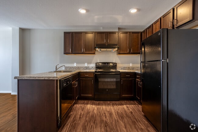 3BR, 2BA - 1,000SF - Kitchen
