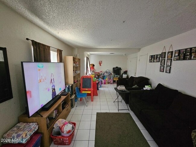 Building Photo - 3833 N 28th St