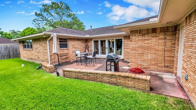 Photo - 7919 Montglen Dr