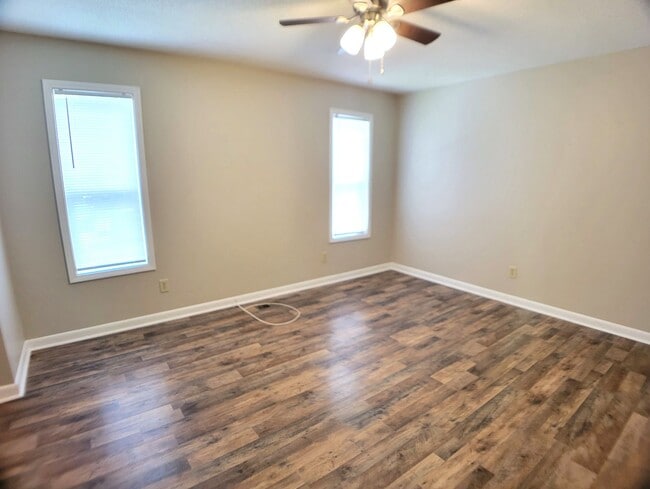 Photo - WAYNE5351 Unit B