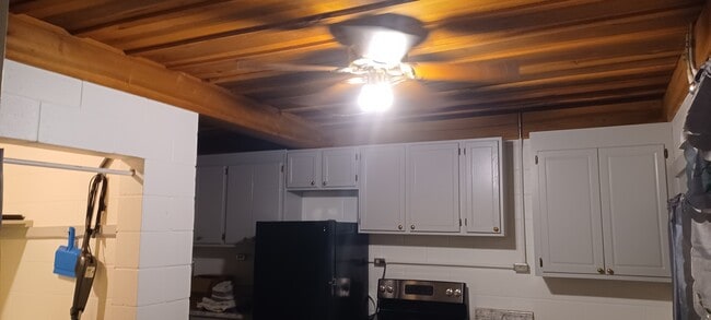 Building Photo - 125 Red Fern Ln Unit #B Rental