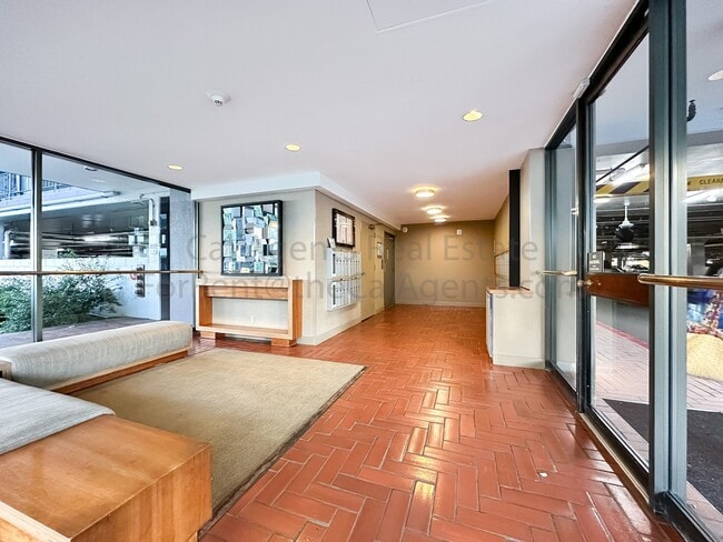 3 Admiral Dr