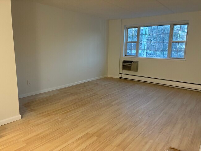 Living Room - 4 Consulate Dr Unit 1P