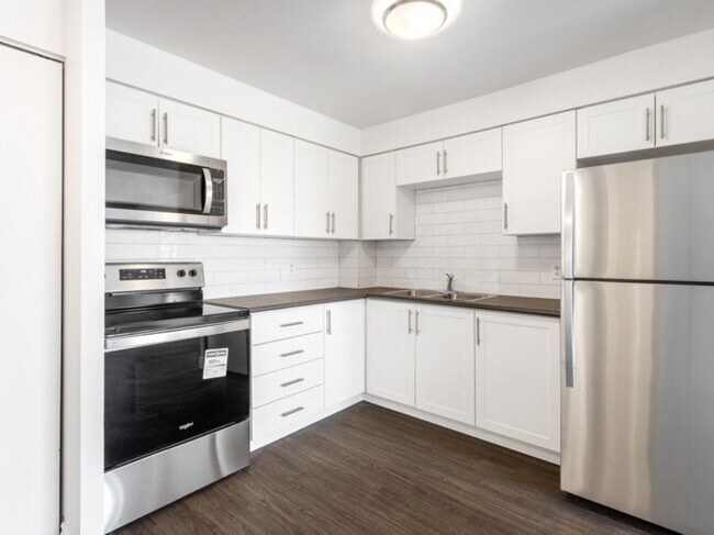 Photo - 760-800 Laurier Boulevard