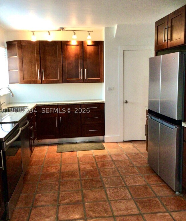 401 Coral Wy Unit 309