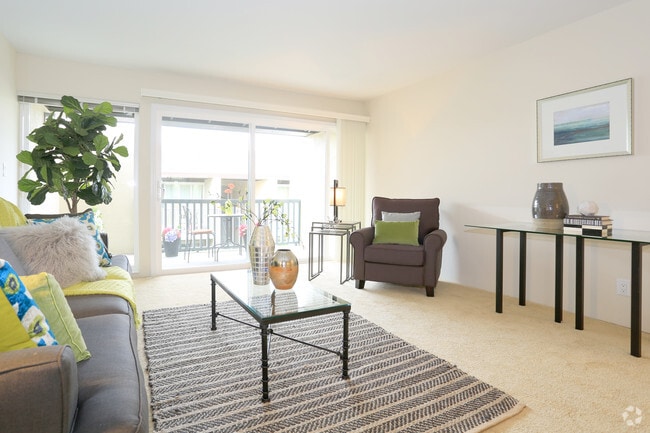 2Bedroom: Living Room