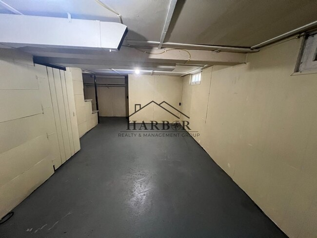 Photo - 1/2 Off first full month of rent!