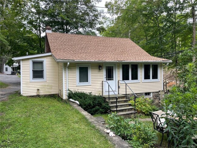 Photo - 680 Harris Rd House