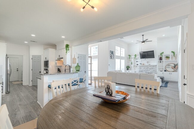 Photo - 3631 Country Club Blvd