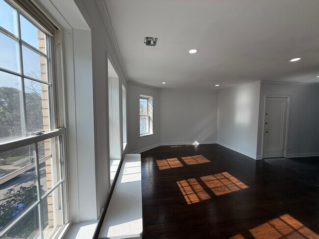 Photo - 8041 Kilpatrick Ave