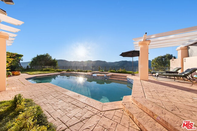 Photo - 1415 Cuesta Linda Dr