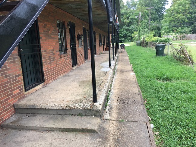 Photo - Mississippi Court Apartments